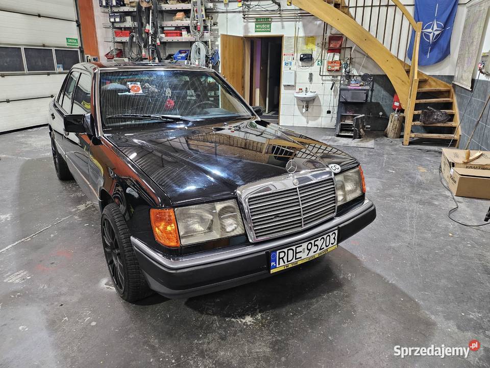 Mwrcedes Benz W 124 250 D stan kolekcjonerski Żyraków