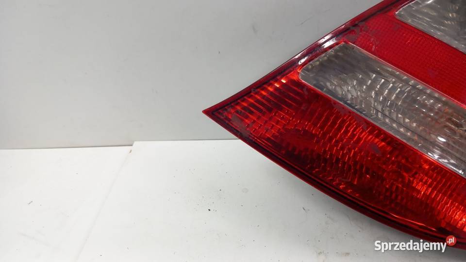MERCEDES C KLASA W203 LIFT COUPE LAMPA TYŁ PRAWA Zbierkowo sprzedam