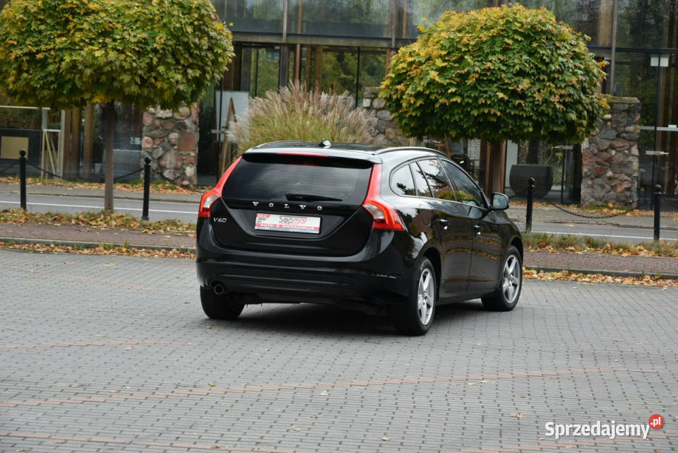 Volvo V60 20d 120 Manual 2015r LED NAVi TEMPOMAT gniazdo AUX Kampinos