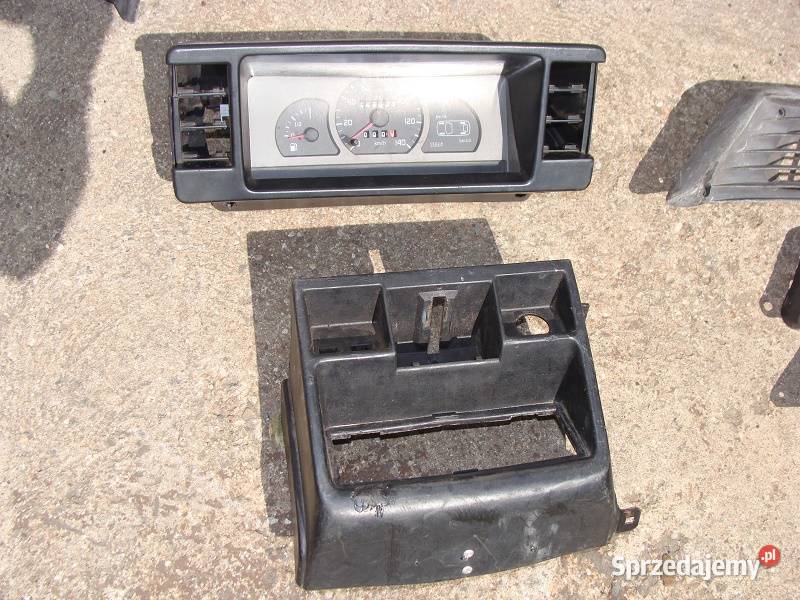 Fiat 126p drzwi zderzaki licznik listwy Części pomorskie Chojnice