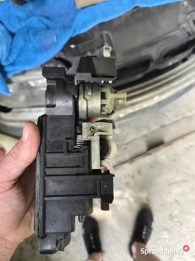 Zamek Klapy Tył Klamka Wkładka Mercedes W203 Szczecin