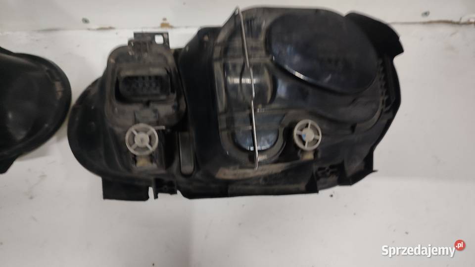 REFLEKTOR 1J1941016CLAMPA LEWA PRAWA GOLF IV Włoszczowa