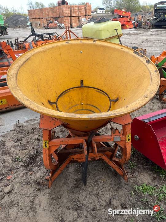 Rozsiewacz nawozów lejek strumyk nieuszkodzony Rozsiewacze nawozów Nawożenie mazowieckie