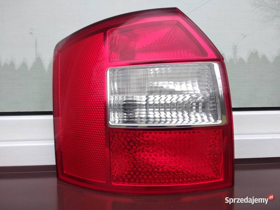 Audi A4 B6 Avant kombi lampa tył tylna lewa Sieradz
