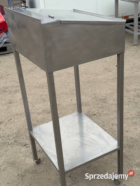 Pulpit roboczy stojący z półką ze stali