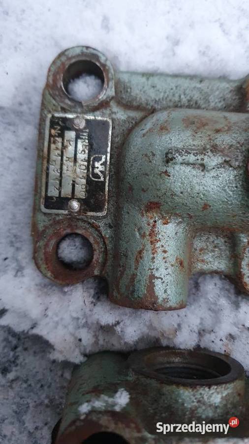 Pokrywy rozdzielacza hydraulicznego TNS Głowica mazowieckie Warszawa sprzedam