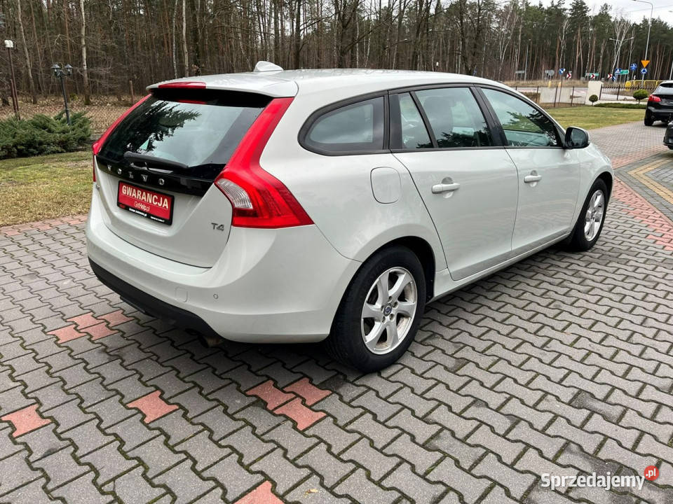 Volvo V60 T4 180 Podgrzewane fotele Hak odpinany Lipówki