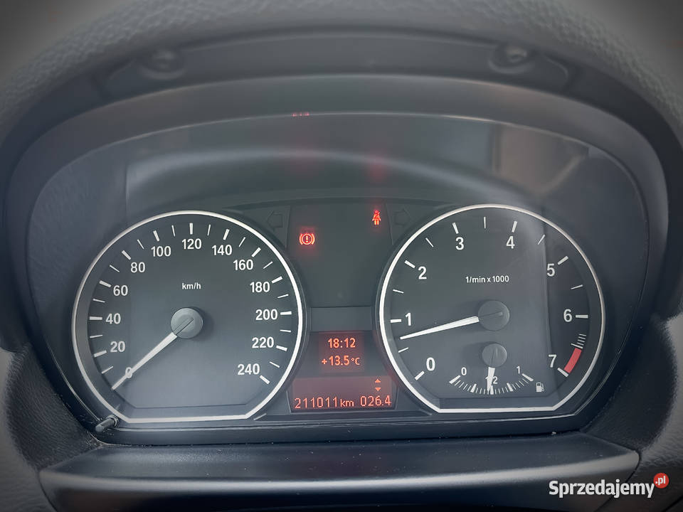 OKAZAJ BMW seria 1 e87 Zadbana czarna perła Ruszów