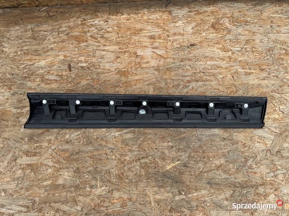Listwa drzwi przód lewa LH Volvo xc60 II 2 17 Międzychód