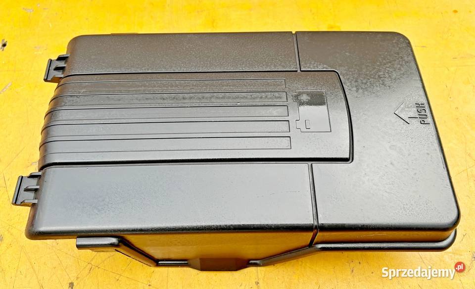 VW GOLF V OBUDOWA POKRYWA AKUMULATORA 1K0915443C osobowe Radom