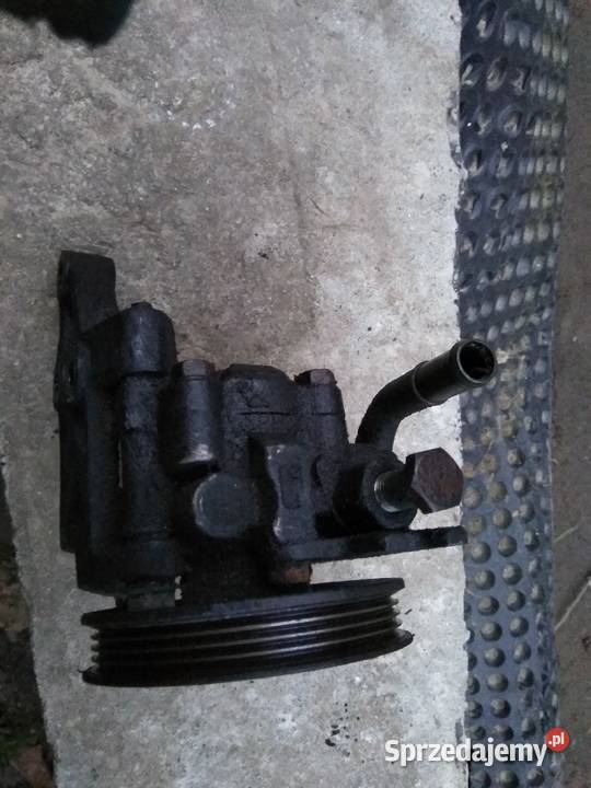 Kia carens ii 2 18 16v pompa wspomagania