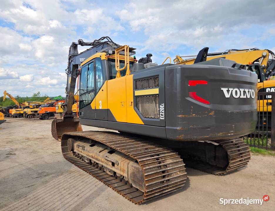 Koparka gąsienicowa Volvo EC 220E 2015 Rok produkcji 2015 Maszyny budowlane świętokrzyskie