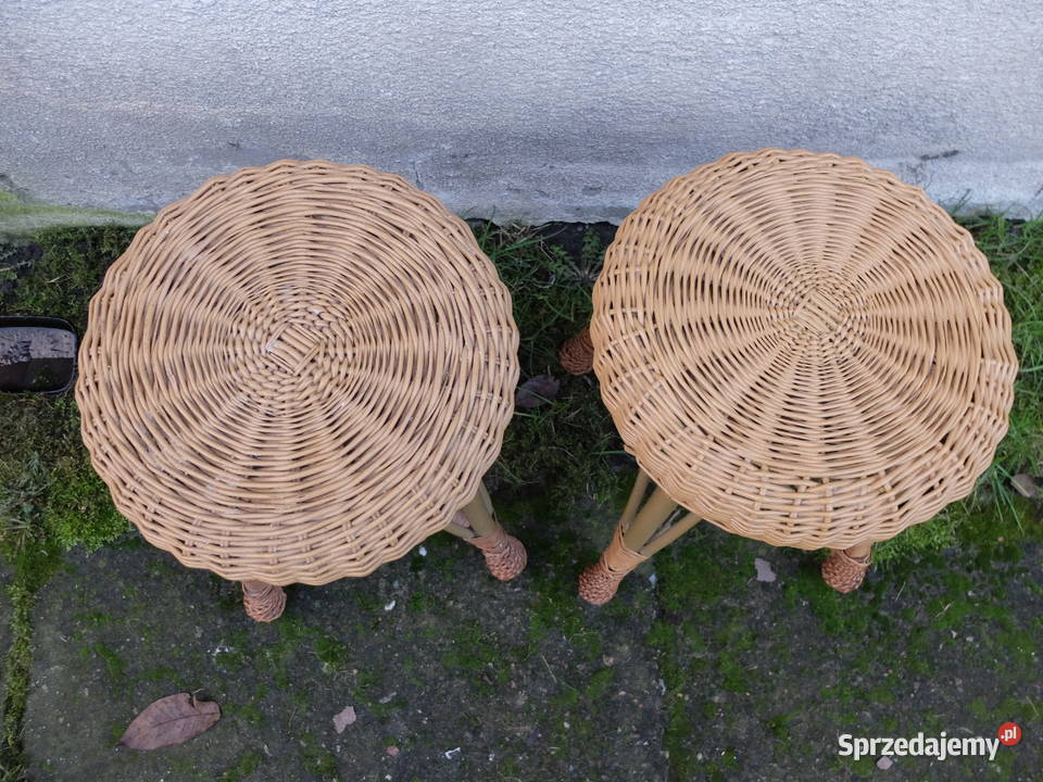 Dwa wiklinowe taborety 754 35cm Kościan