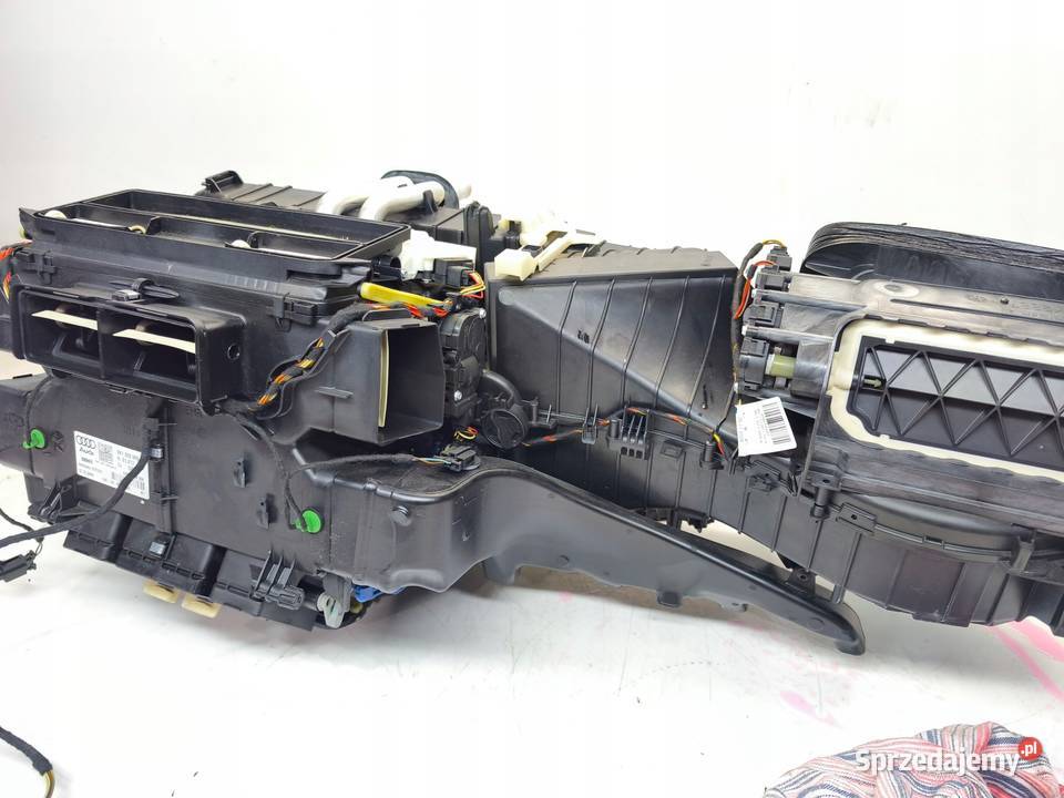 NAGRZEWNICA AUDI A4 B8 A5 8T 8K1820005AF Przystajń