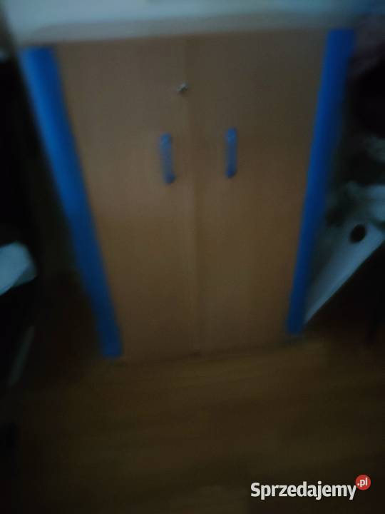 Szafka z półkami