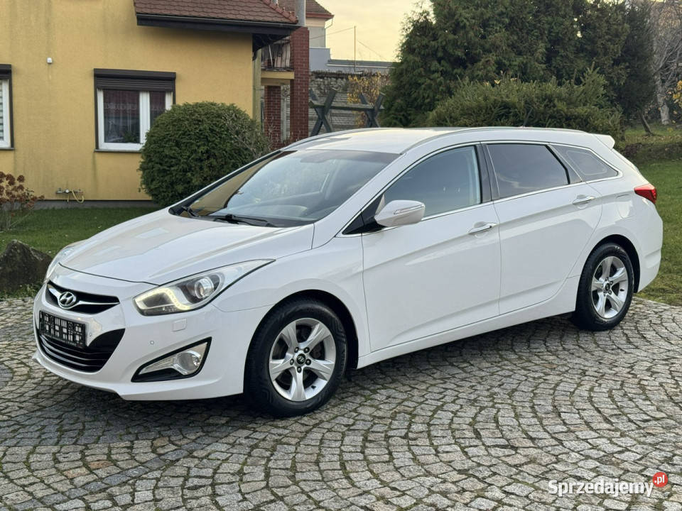 Hyundai i40 16 Benzyna 135 z Niemiec XENON Ledy tempomat Strzegom