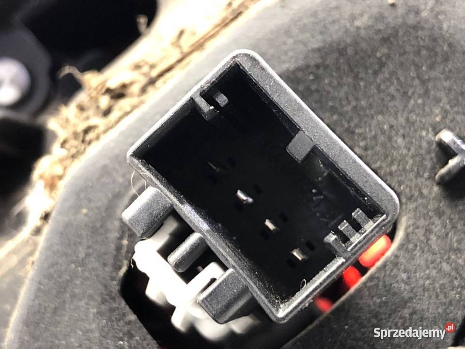 LAMPA PRAWY TYŁ VW GOLF VII 5G0945208 Hatchback Lampy tylne Oświetlenie