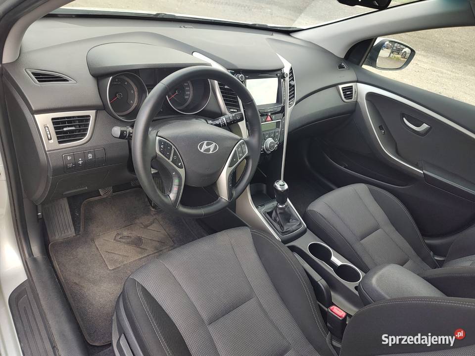 HYUNDAI I30 16 CDRI welurowa tapicerka Leszno