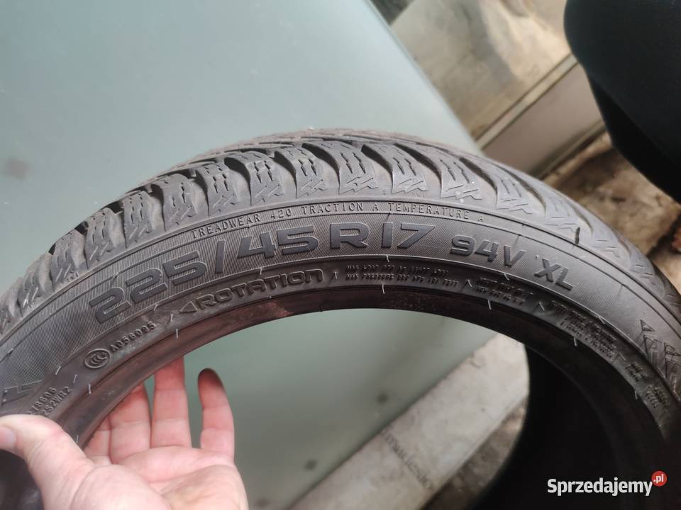 Opona nokian wetherprof r17 225x45 94v 17cale