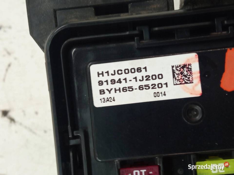 SKRZYNKA BEZPIECZNIKÓW 919411J200 12 B Hyundai osobowe świętokrzyskie