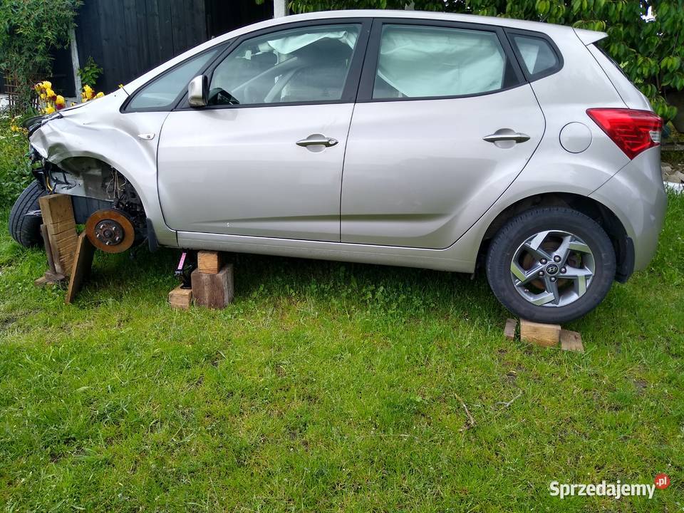 Sprzedam samochód osobowy wypadkowy Hyundaj IX20 Motoryzacja Wierzchowo