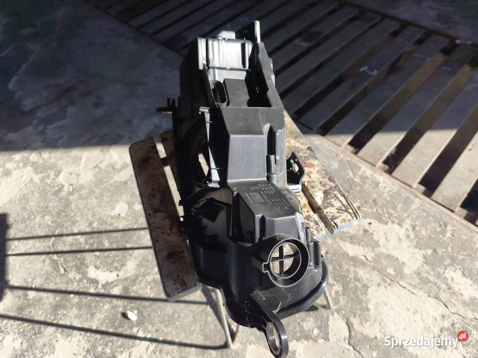 Puszka lewej lampy Audi A5 F5 8W6 941 033 E FULL