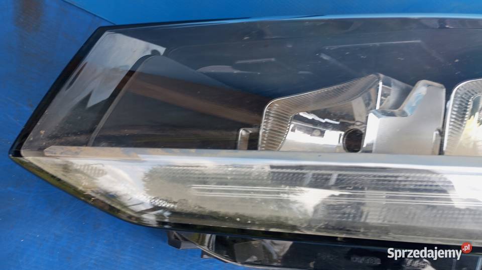 LAMPA LEWY PRZÓD EU AUDI Q2 2016 81A941003 Lampy przednie Nowy Tomyśl sprzedam