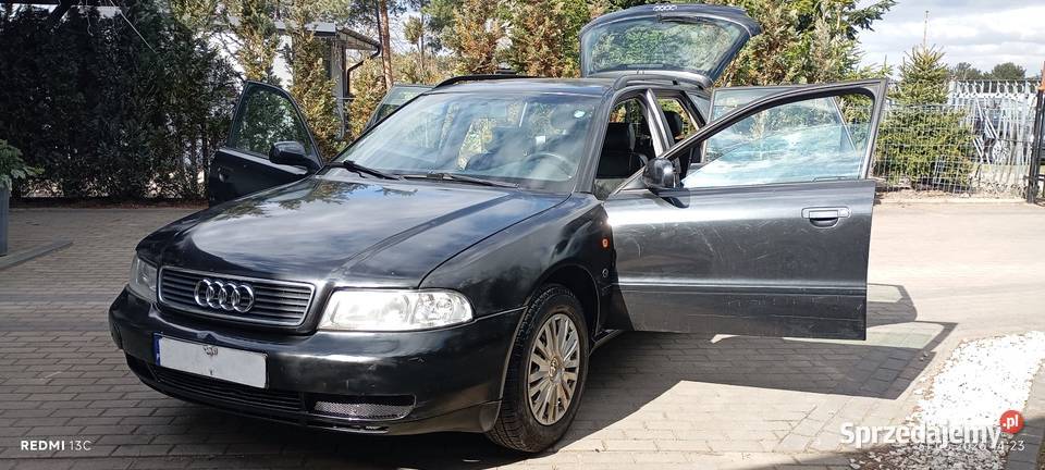 Audi A4 W skórach 19 TDi 110 na zwykłej pompie Wałdowo Szlacheckie sprzedam