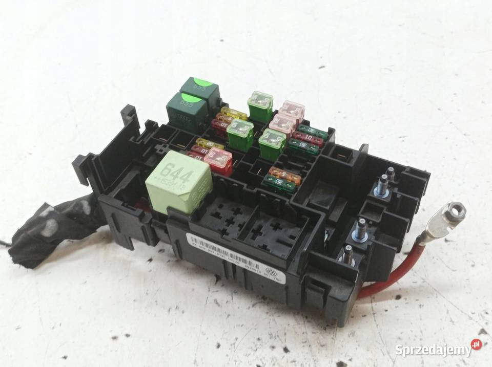 SKRZYNKA BEZPIECZNIKÓW 5C0937819L 14 B 125 5C VW Układ elektryczny, zapłon świętokrzyskie