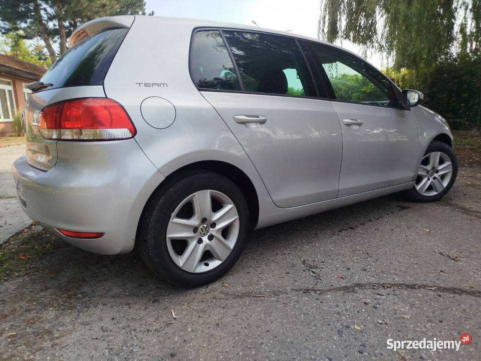 Volkswagen Golf 5 drzwi benz MAŁY PRZEBIEQ Golf Toruń