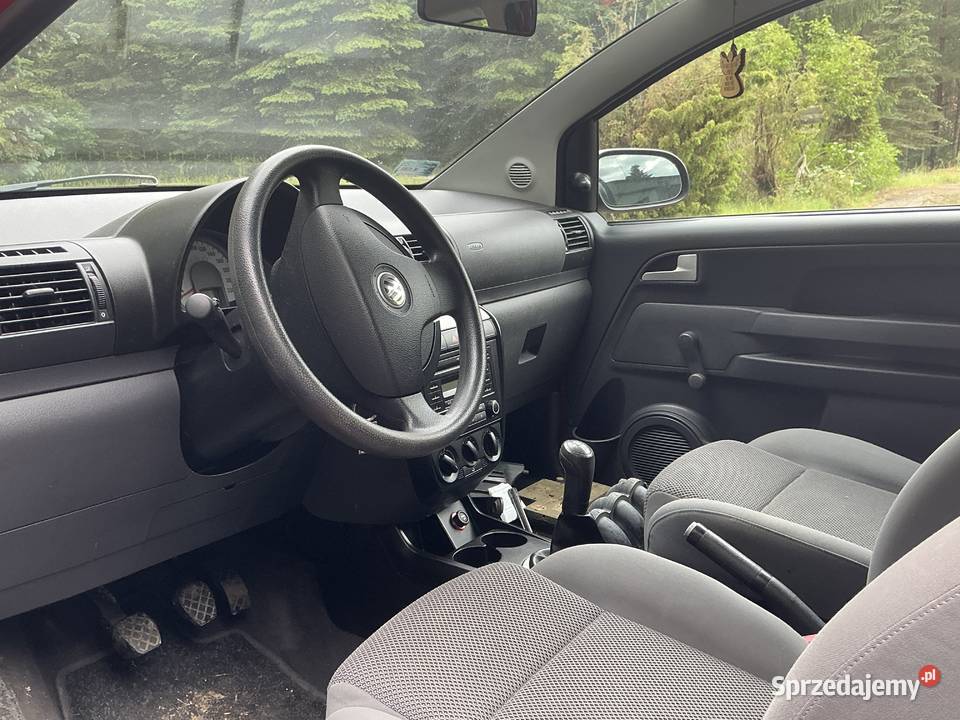 Volkswagen Fox 2009 Uszkodzony silnik Dobra baza Rok produkcji 2009