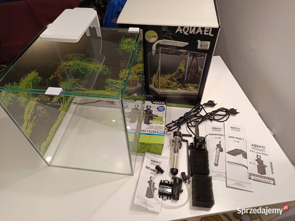 Akwarium Aquael 30 litrów kostka komplet