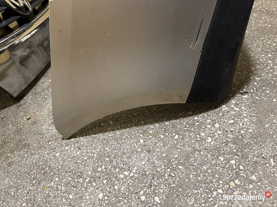 Vw Touran zderzak tył srebrny LA7w czujniki Zabrze