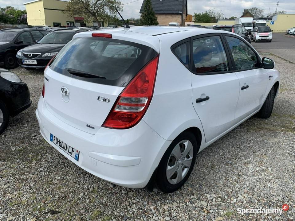 Hyundai i30 Hyundai i30 16 CRDI Blue Klima Rok produkcji 2010