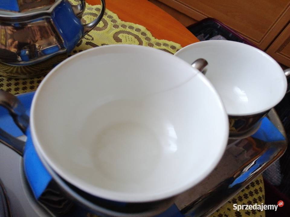 Porcelanowy serwis kawowy w stylu Look z czasów Gdynia sprzedam