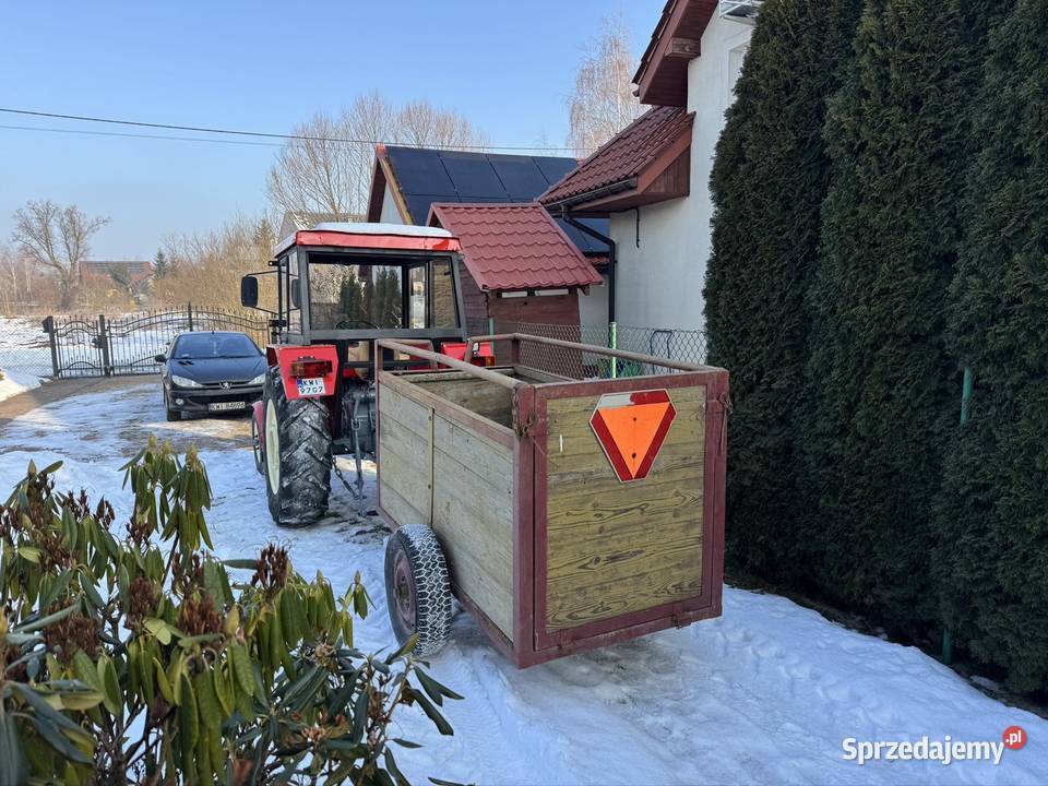 Przyczepa do przewozu zwierząt Przyczepy rolnicze Kłaj