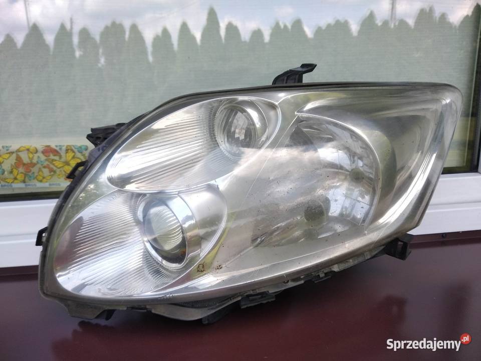 Toyota Auris 1 I lampa przednia lewa reflektor osobowe