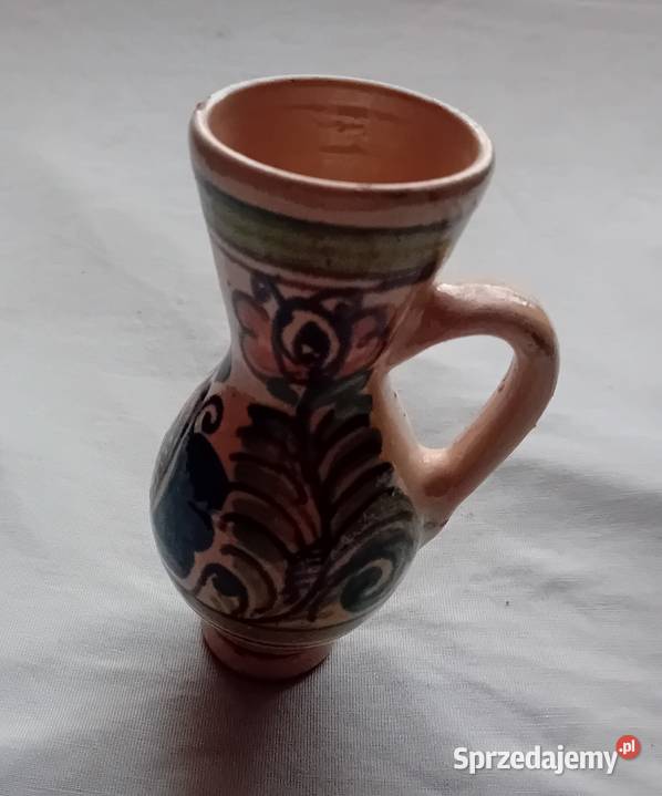 Ręcznie formowany i zdobiony dzbanek mlecznik Koźminek