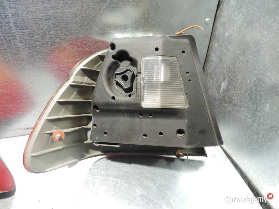 BMW E46 LIFT SEDAN LAMPA PRAWY TYŁ Nowy Sącz sprzedam