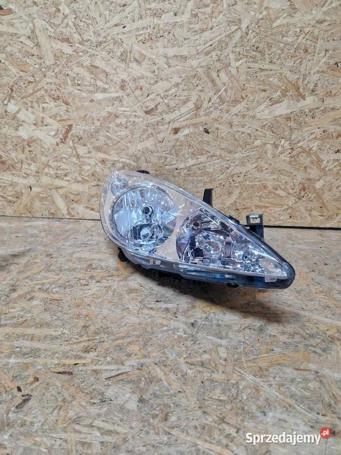 Peugeot 307 Lampa reflektor lewy przód przód dolnośląskie Złotoryja