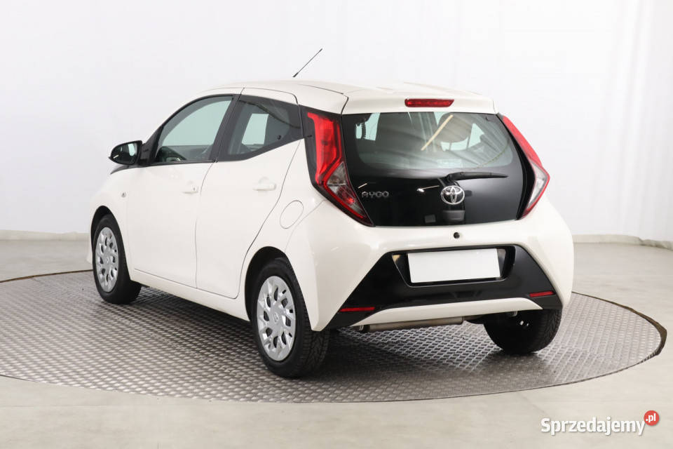 Toyota Aygo 10 VVTi manualna Zabrze