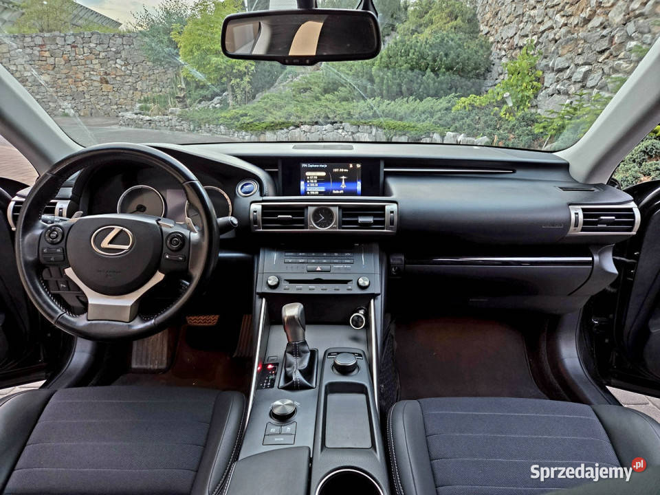 Lexus IS Bezwypadek Piękny III 2013 Rok produkcji 2015 Zagnańsk sprzedam