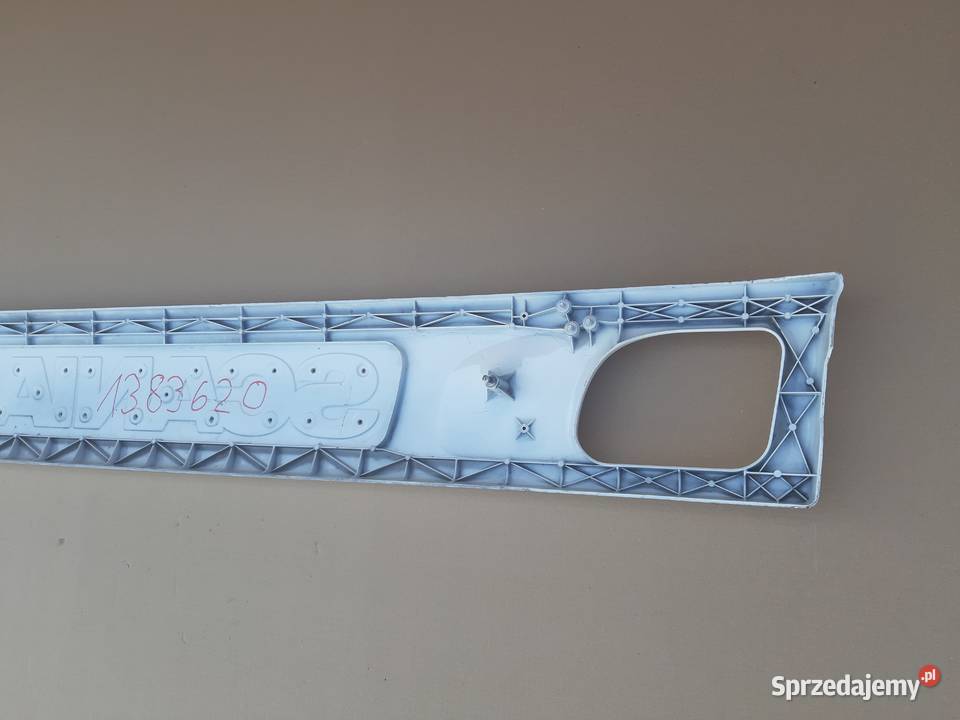 SCANIA 4 GRILL LISTWA ATRAPA GÓRNA MASKA 1383620 Trzciel