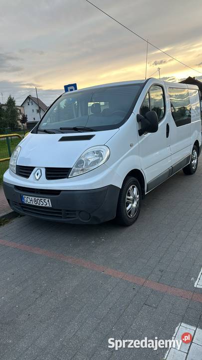 Renault Trafić 6 osobowy faktura VAT 2013 nieuszkodzony Konarzynki