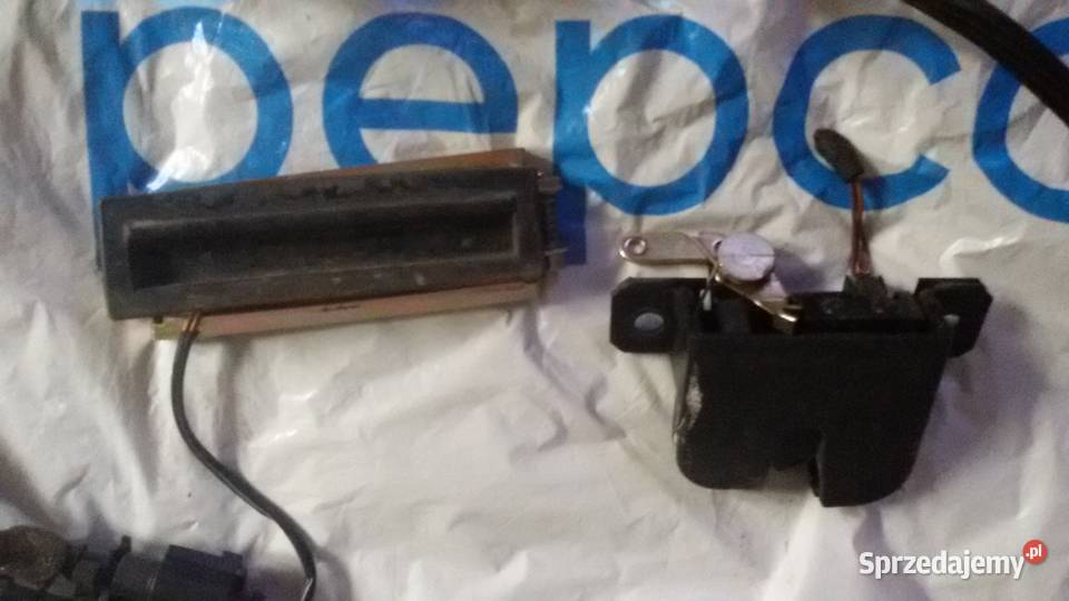 KLAMKA TYLNEGO BAGAZNIKA VW PASSAT B5 FL KOMBI Klamki Elbląg