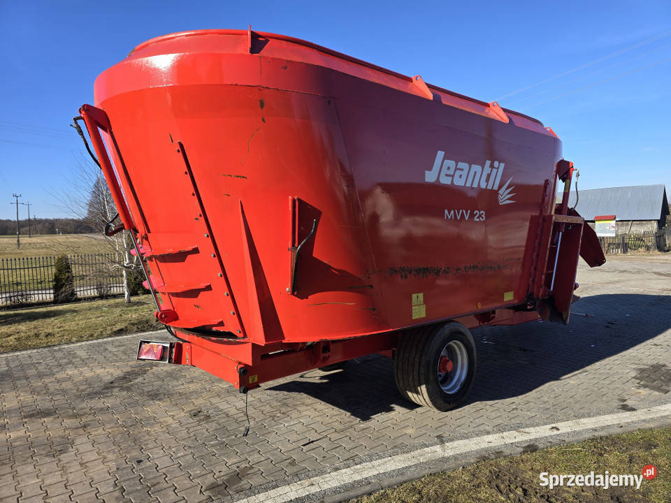 Wóz paszowy ze ścielarką JEANTIL MVV 23 m3 2012 podlaskie Wizna
