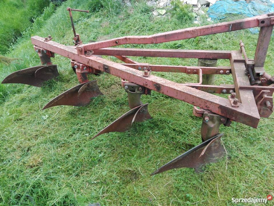 Pług ruski czteroskibowy zagonowy Żuchlów