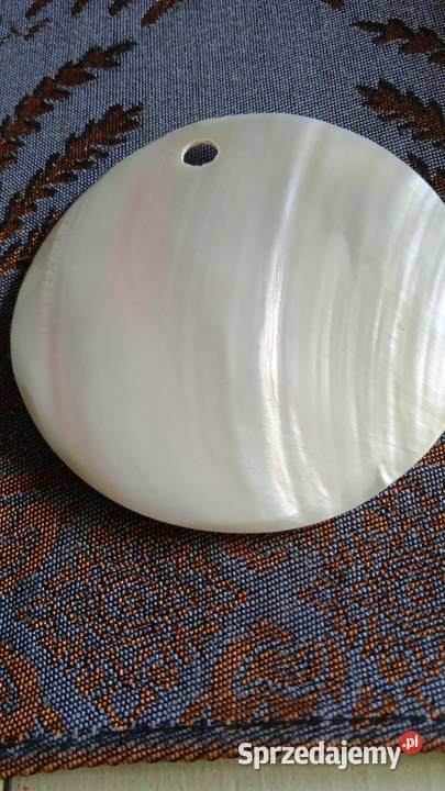 OKAZAŁY MEDALION Z PERŁY MUSZLI DO NASZYJNIKA Piła sprzedam