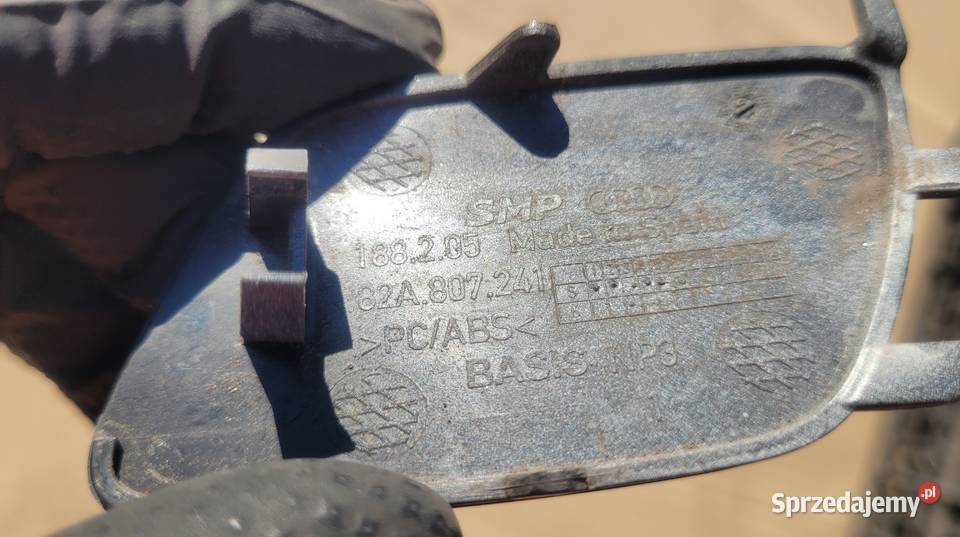 AUDI A1 SLINE 1821 ZAŚLEPKA HAKA ZDERZAKA PRZÓD Ruda Śląska