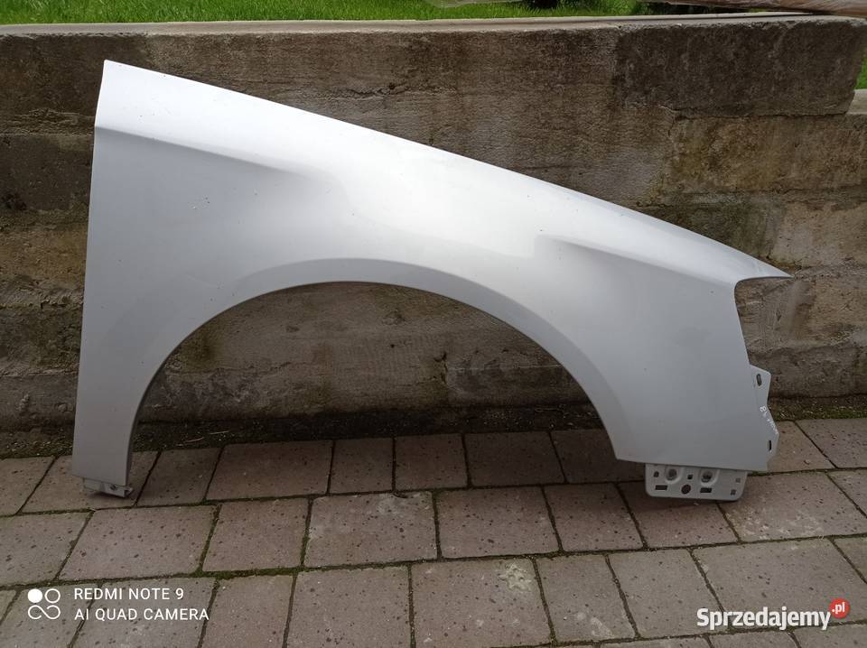 Błotnik prawy VW passat b6 la7w Goraj